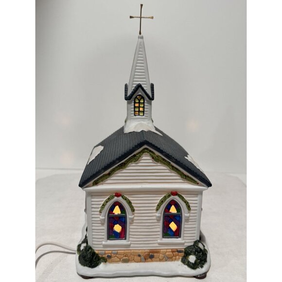 Vintage 2001 St Nicholas Square Wedding Chapel Lighted Christmas Village 9.75" - Picture 16 of 16